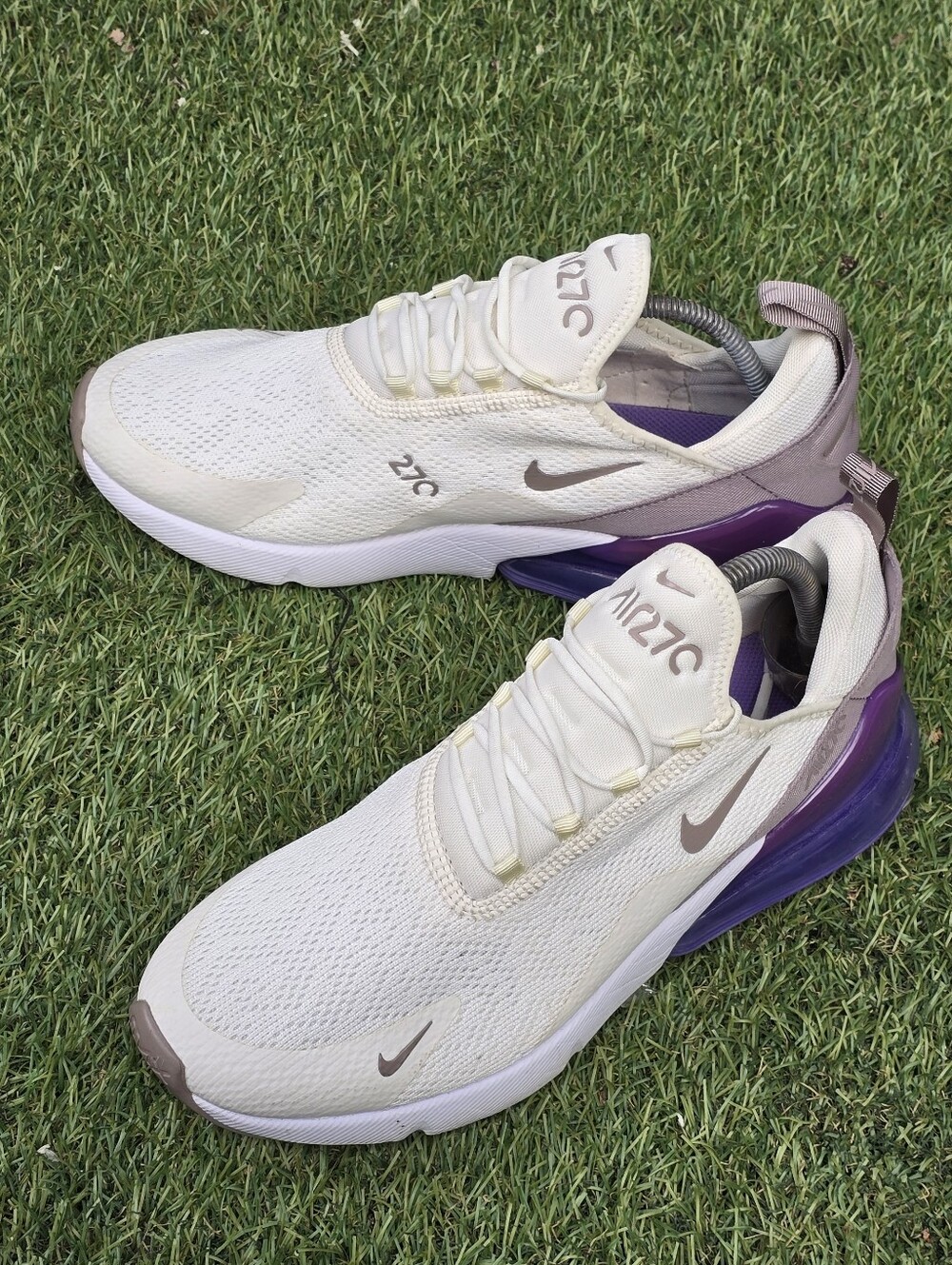 NIKE AIR MAX 270 - Women's Sneakers - SIZE 10